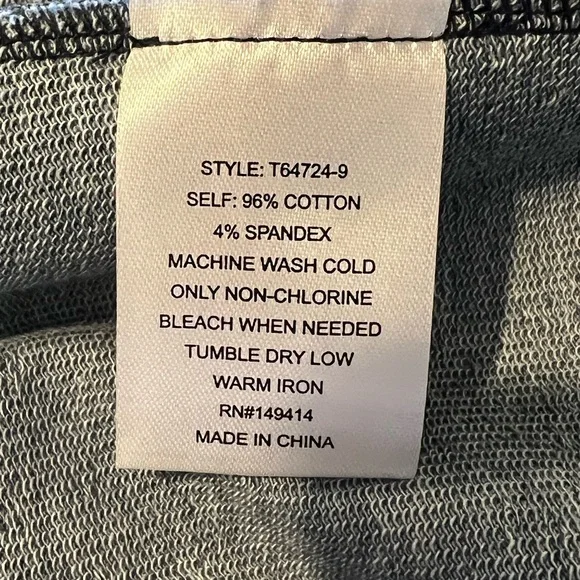 Johnny Was High Rise Flare Legging Navy Blue Roman Paisley NWT SIZE Medium - Picture 6 of 6